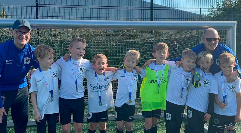 LSF U8 havde hele 21 drenge til stævne i weekenden! 