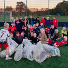 U8 drenge rydder op